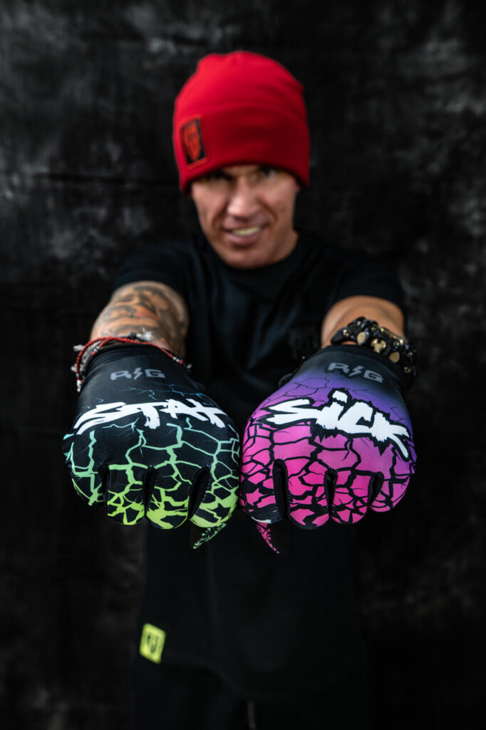 Różowo-zielone rękawiczki RaceGang, silikonowe paski, pewny chwyt, motocross, sporty wodne, rower.