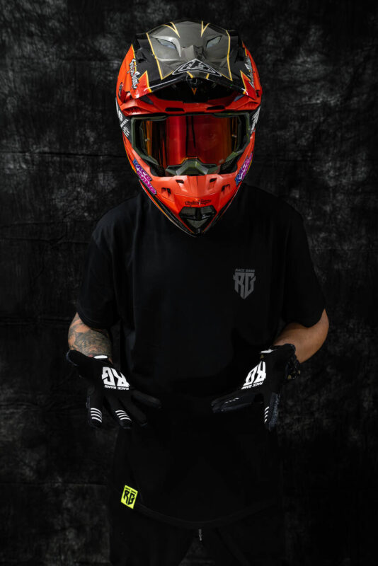 Czarne rękawiczki RaceGang, silikonowe paski, pewny chwyt, motocross, skuter wodny, rower, kontrola, stabilność.